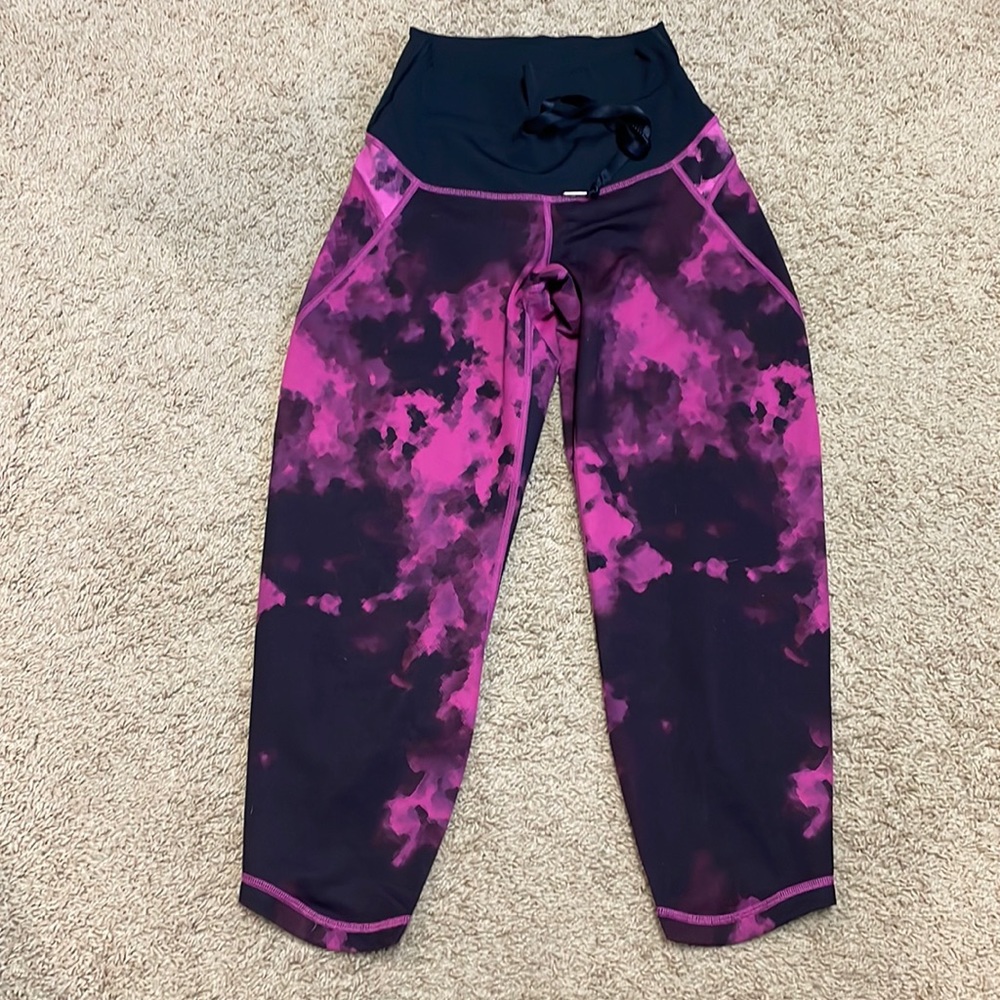 Lululemon Shake It Out Crop